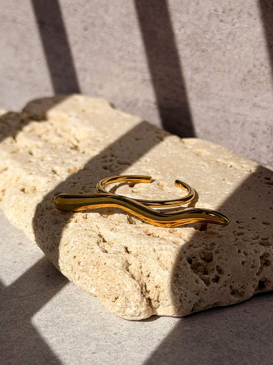 Wave Curve Gold Ring